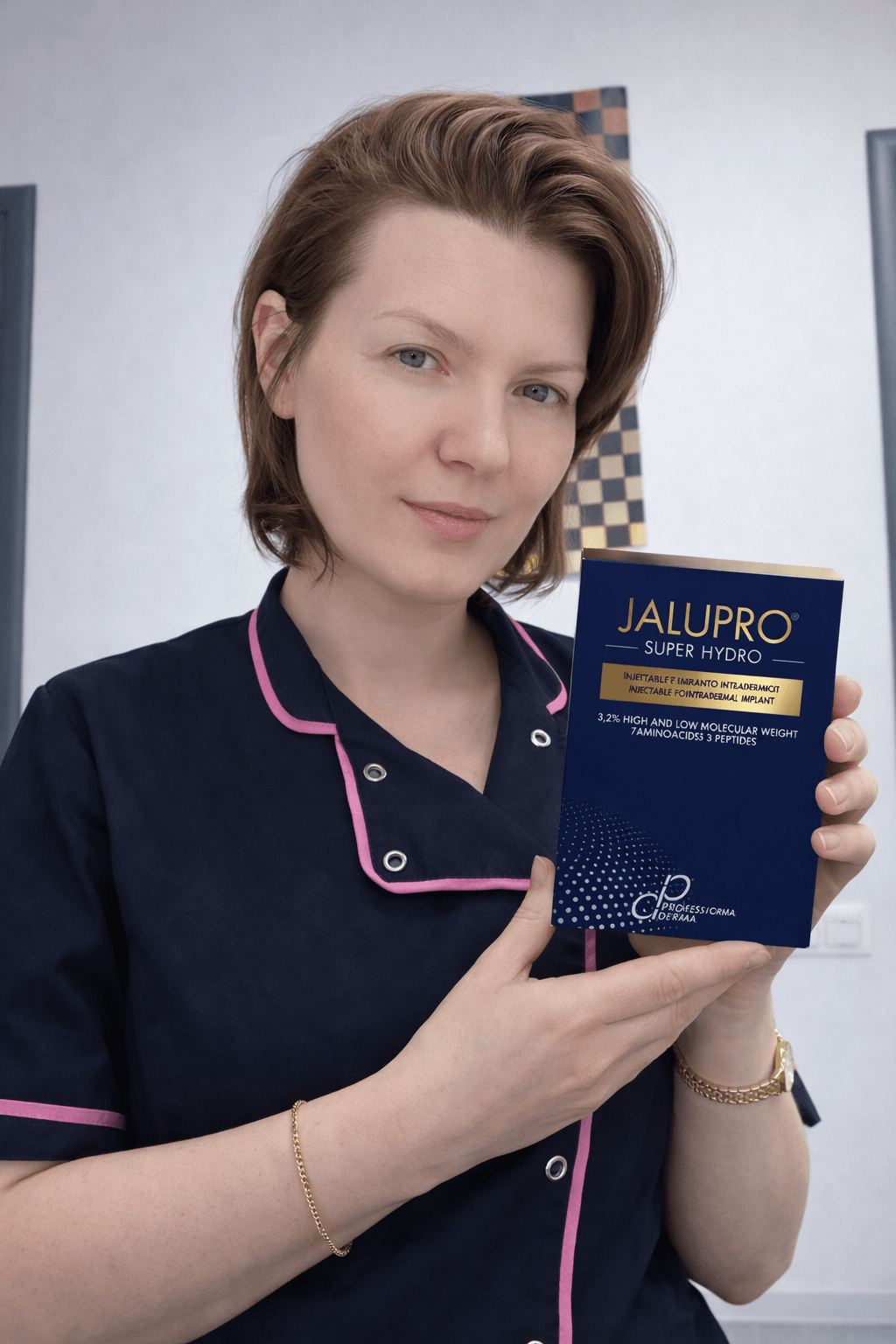 Jalupro Super Hydro Bucuresti tratament injectabil realizat de Dr Roxana Chelaru Top Skin